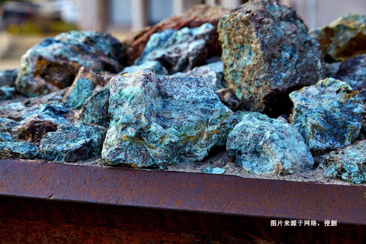 廣州黃埔港鋰輝石進(jìn)口報(bào)關(guān)費(fèi)用