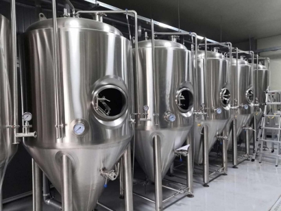 上海進口荷蘭食品加工設備報關選擇空運還是海運？