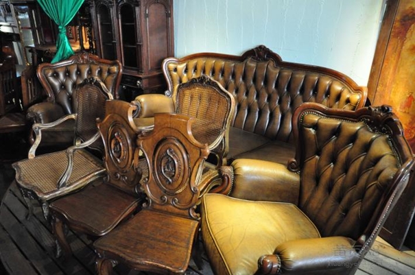 1629111292329041.jpg 上海古董舊家具進(jìn)口清關(guān)代理公司_副本.jpg